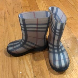Burberry boys rain boots